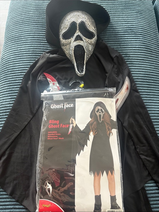 Spirit Other - Spirit Black Jeweled Ghost Mask Costume with Bloody Knife Props
